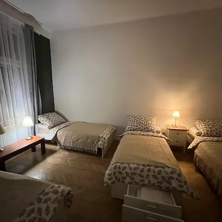 13 Couchages شقة بودابست
